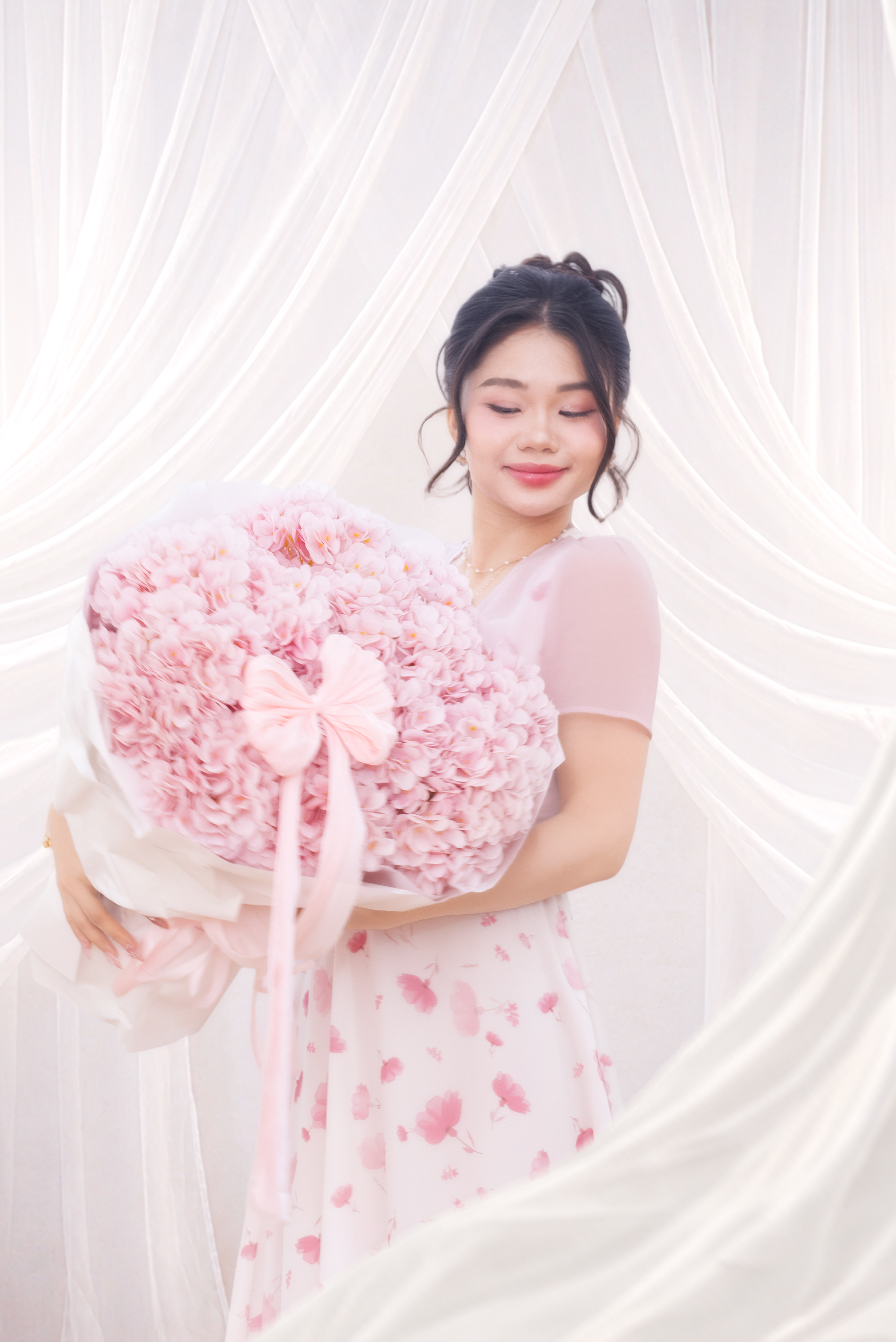 Ảnh thời trang concept hoa hồng pastel 1